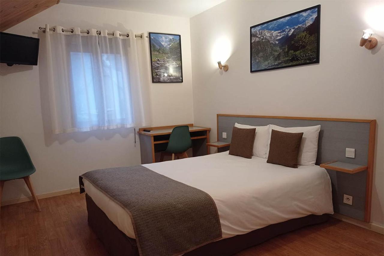 Hotel De La Gare Пьерфит-Несталас Экстерьер фото